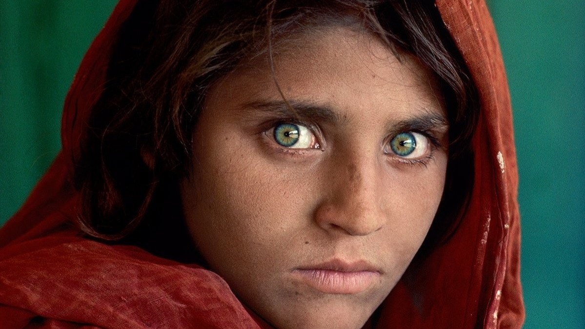 A Journey of Discovery: Steve McCurry and the Search for the “Afghan Girl”